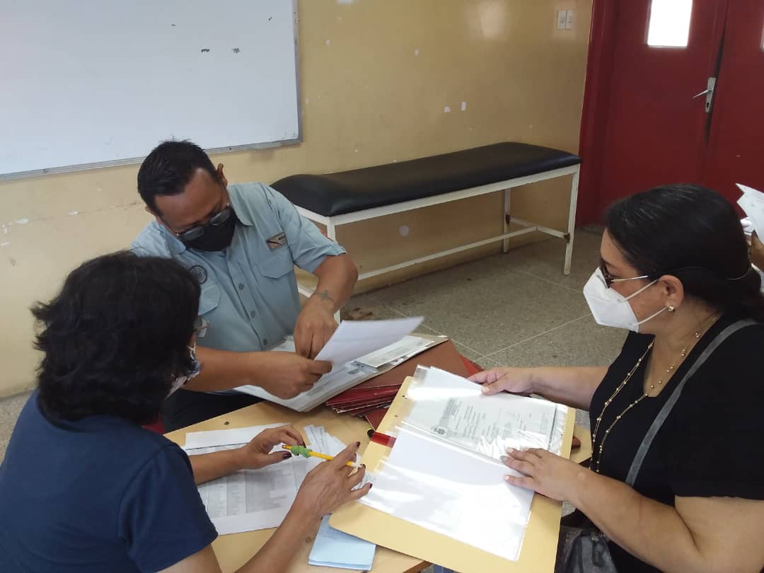 AlexDiazPadron's tweet photo. Las coordinaciones de ingreso, prosecución y egreso estudiantil de la @unibolivariana en Zulia, Carabobo, Táchira y Lara avanzan en los procesos de auditoría de grado 2021-1. https://t.co/SzSYdUaMmE
