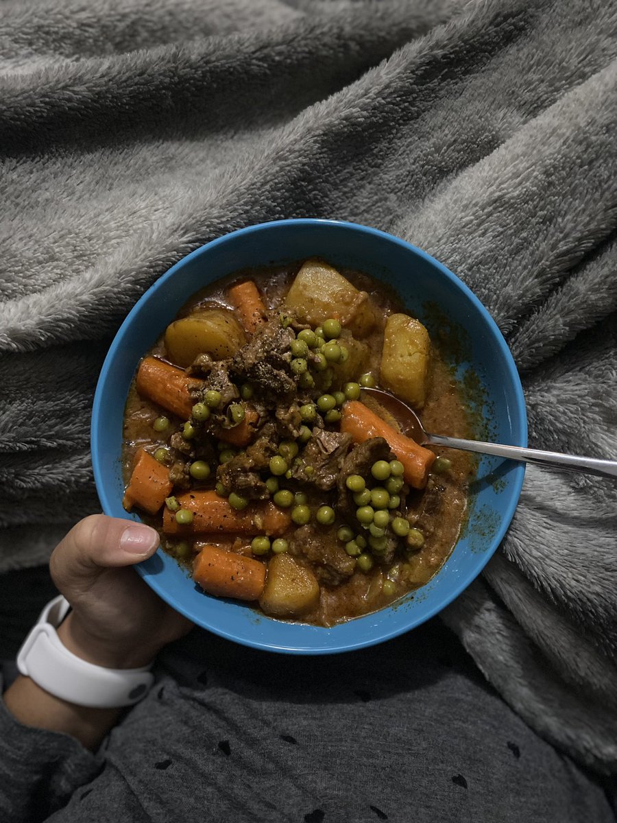 sarchong's tweet photo. God Damn beef stew 😋 #homemadefood #instapot  #pressurecookermeal https://t.co/jZ4HZmwQh4