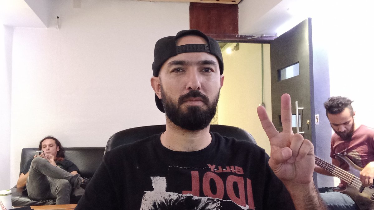 Mensaje para Ícaro 2021:
Vuela más alto, más 
Mucho más lejos ya
Hasta alcanzar en corazón del universo 
#OV7 #UnSoloDrama