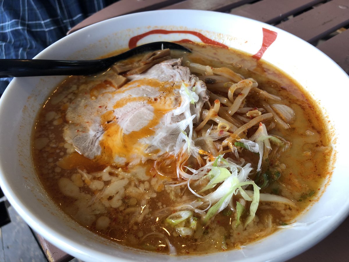 _chintou's tweet photo. 今は絶賛入院中ですが食べ歩きグルメツアーなんかしたりしてます。最近のマイブームはジェラート巡り✌️小樽イオンのジェラート屋さんヘビロテしてしまう…ストロベリーがとても美味しい。バニラも濃いのに滑らか後味サラフワ…って感じでオススメです✋是非👏 https://t.co/1gIO7ALoL1