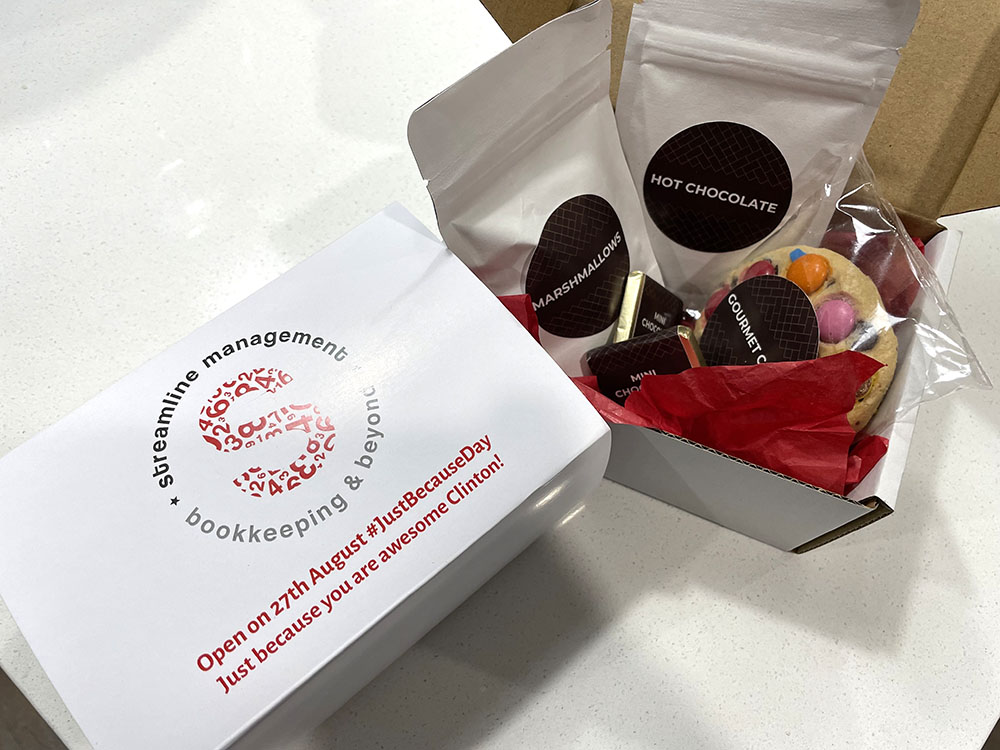 Guess the postie took my parcel on the scenic route because this tasty package only arrived this week! Thanks <a href="/StreamlineAccts/">StreamlineManagement</a> 🙌, now I have something delicious to nibble on during <a href="/Xero/">Xero</a> Appy Friday events! #NomNomNom