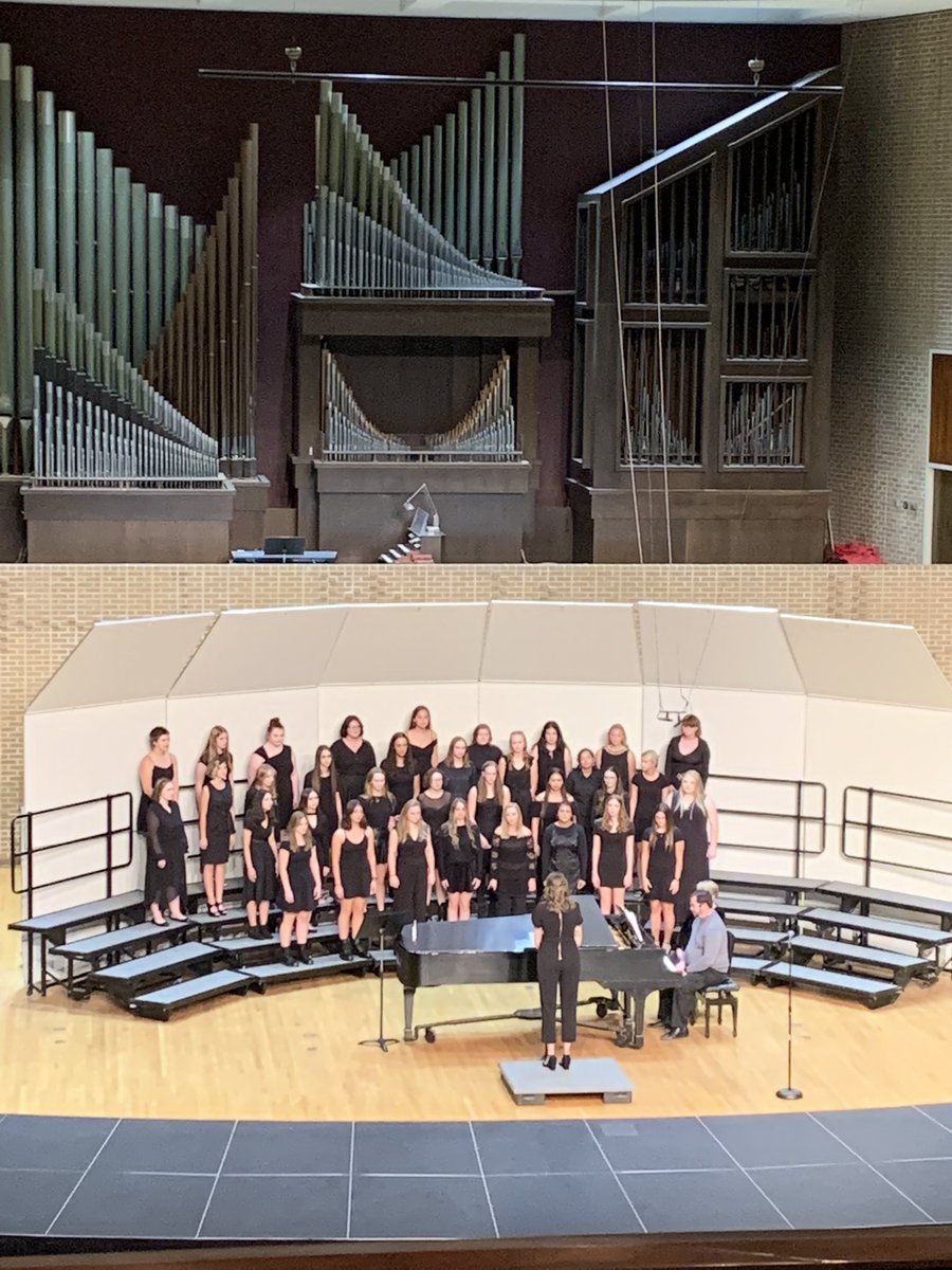 Congrats to <a href="/easthighchoirs/">Sioux City East Choirs</a> on their Fall Concert tonight! #SupportTheArts @BlackRaidersEHS