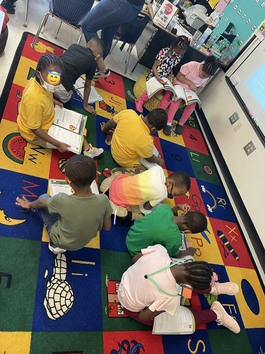 amybytheton's tweet image. 2nd grade was on 🔥 today during the reading block! Proud of my team for setting &amp;amp; meeting their instructional goals! Students were connected &amp;amp; able to cite evidence to support their answers! Great work 🐯! #Tier1Instruction #STESstrong @NPorter17 @aplatimore @EC_Tyson