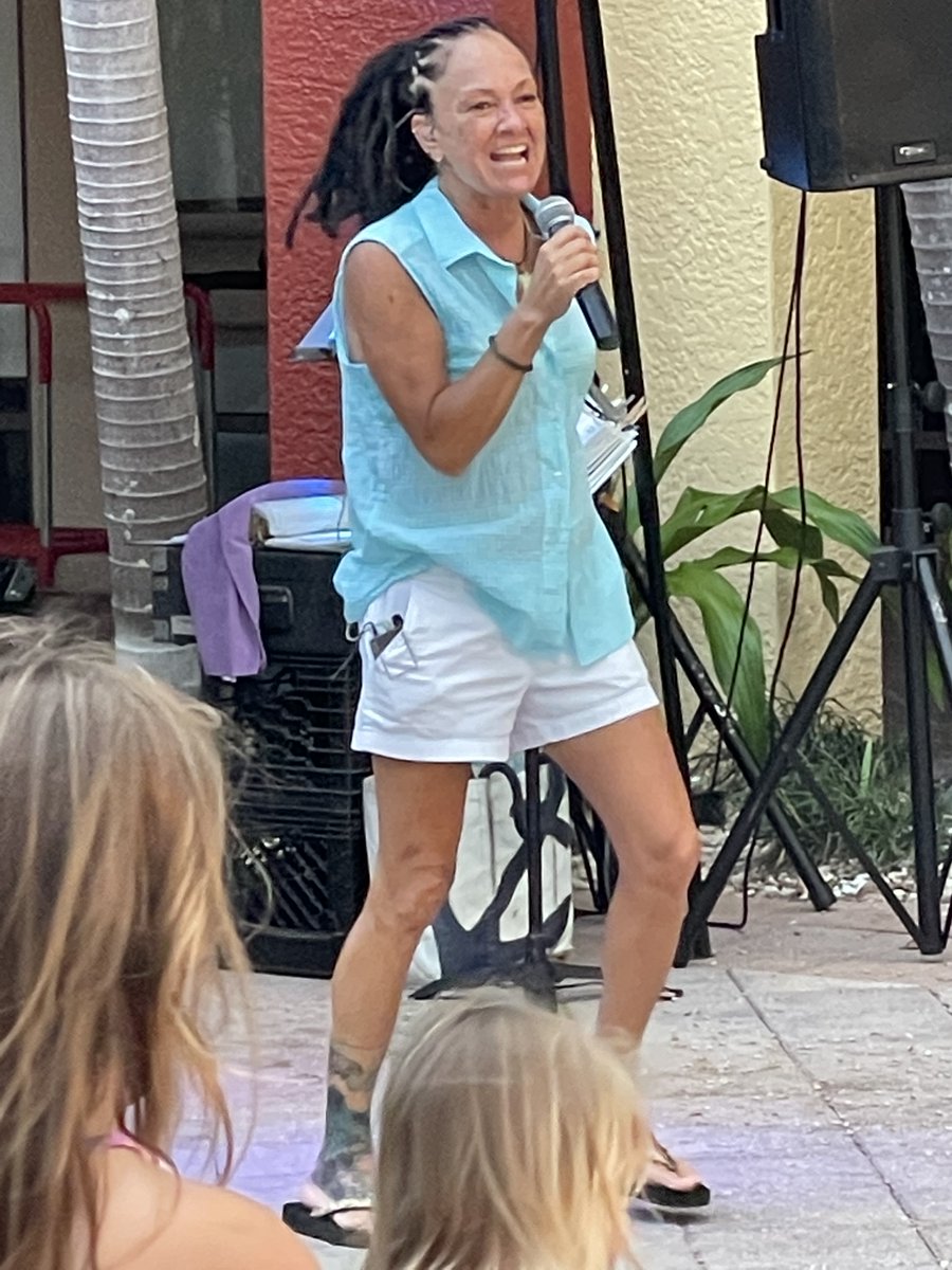 Enjoy the Amazing Jenny Woodman Live This Evening, Thurs, Oct 14 from 6 pm to 9 pm at CJ's on the Bay Outside Bar, at The Esplanade Shoppes, on Marco Island! Fun for All Ages! Along with Great Food & Amazing Drinks! VALET PARKING AVAILABLE FROM 5 pm - 10 pm! @LauraOw36105111 https://t.co/lqmD92j4se