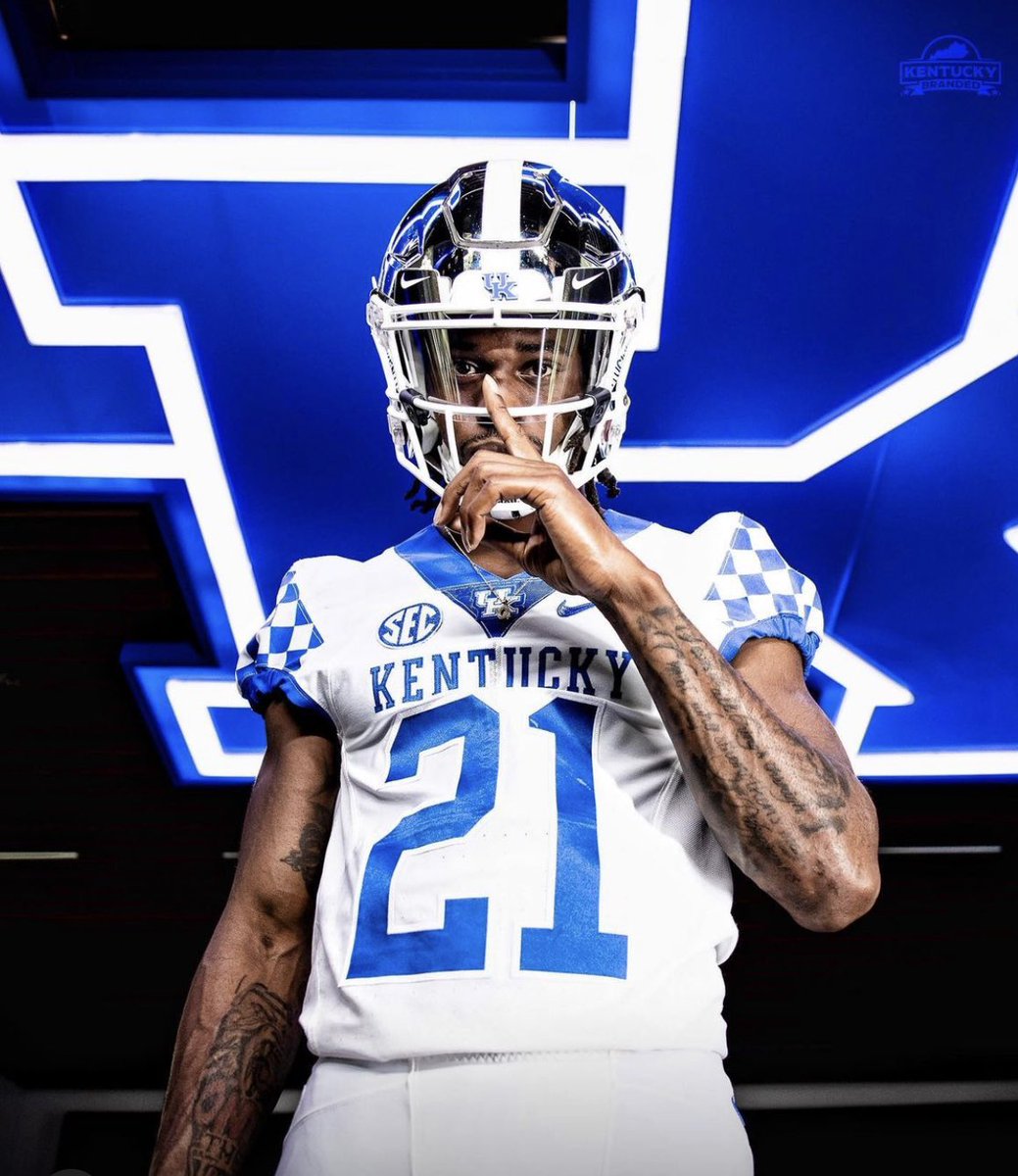 KentuckyKavalry's tweet photo. Kentucky will be wearing white jerseys/pants with the white chrome helmets in Saturday’s matchup with Georgia!

Kentucky wore these uniforms in the Citrus Bowl win over Penn State a few seasons ago. 

#BBN https://t.co/DJjsJcOMLd