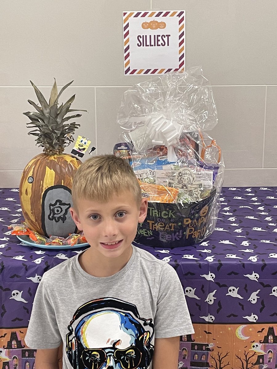 BSES_Eagles's tweet photo. Our proud pumpkin contest winners!! Congratulations!!!! 🎃 #BSESFallFest21 https://t.co/C4FRG0JfKF