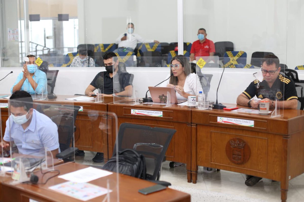 VICTORIA CASTRO tweet media