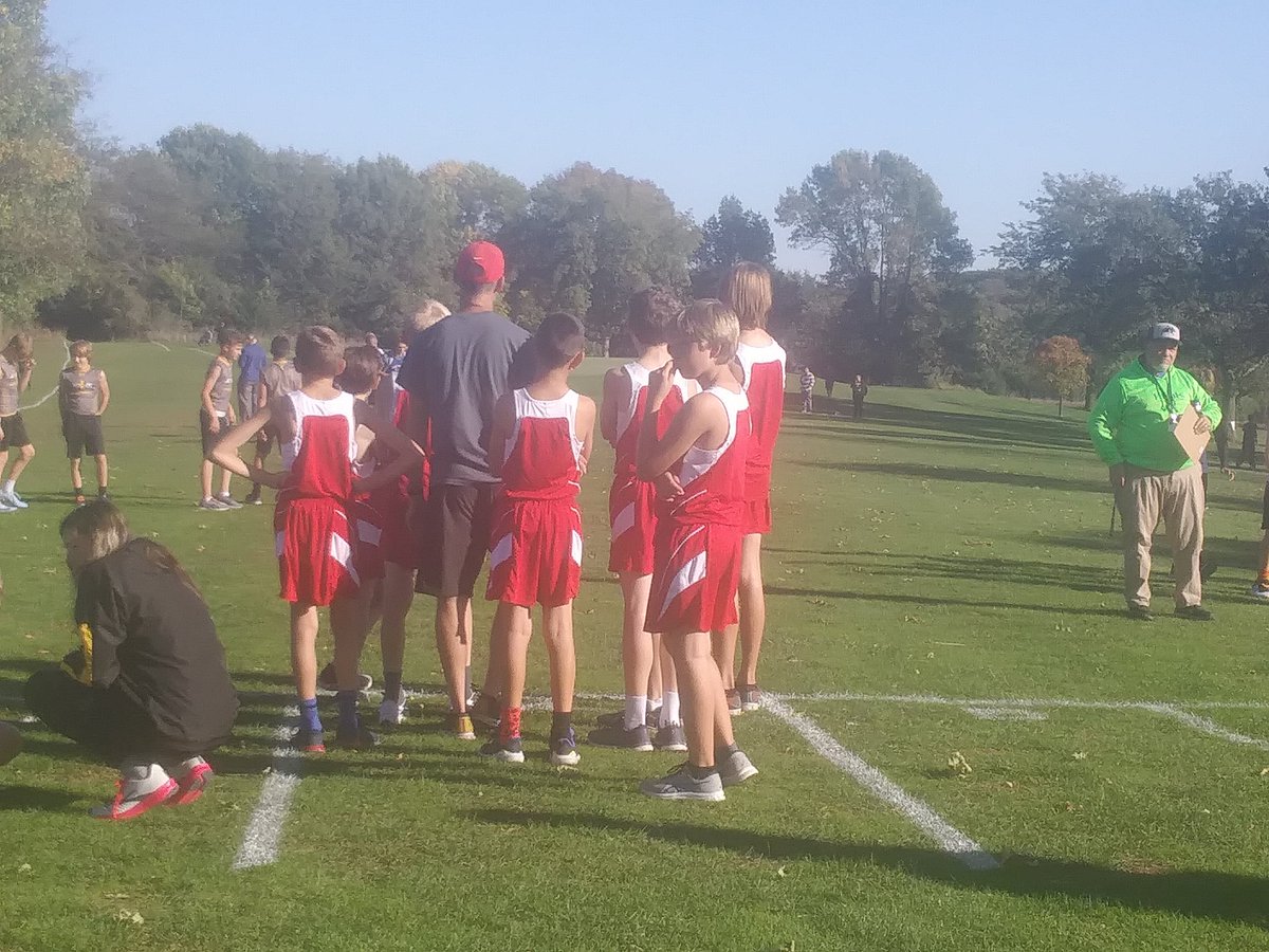Beautiful day in Panora for conference XC. Boys' JH race in just a few minutes.
