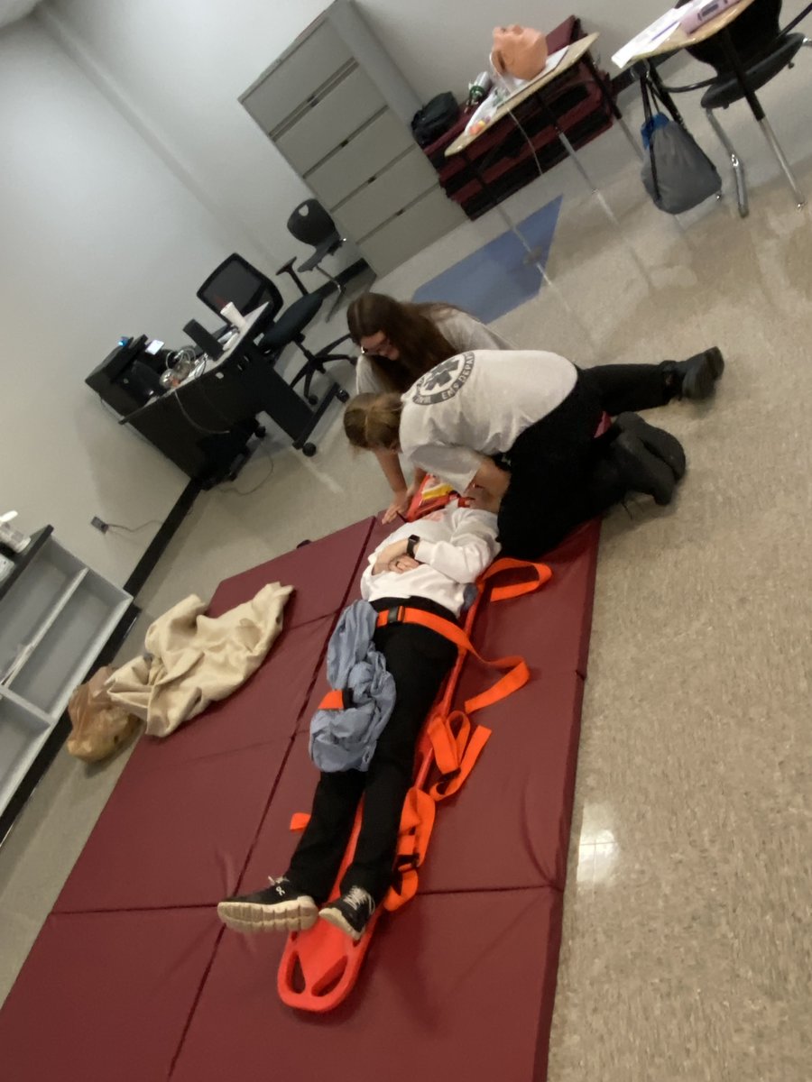 emsatwcc's tweet photo. WCC EMS students at Houston County Career Academy are treating a patient with a spinal injury. If you are a high school senior and interested in a career in EMS, contact @wccdothan Dual Enrollment for more information #ourfocus #yourfocus #ACCS_Education #govnation https://t.co/PNyWro3TtU