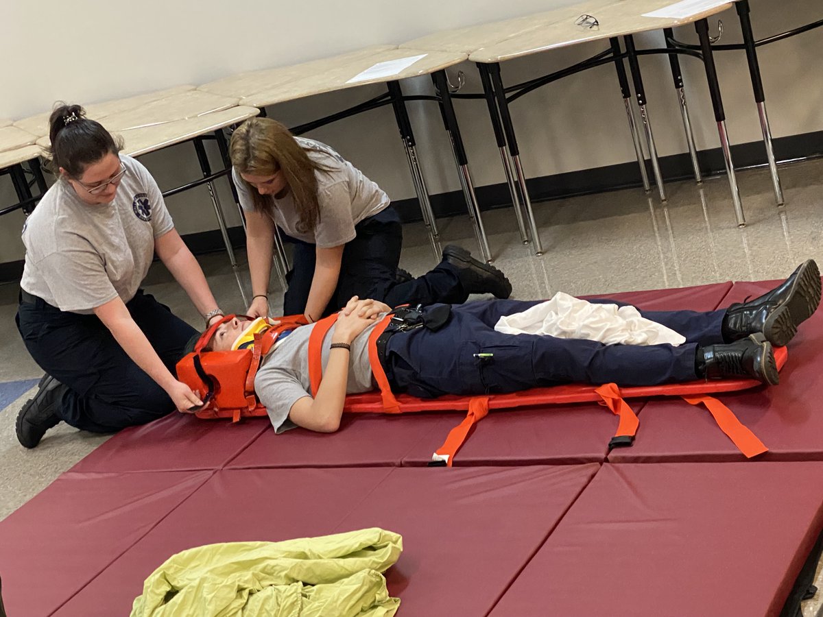 emsatwcc's tweet photo. WCC EMS students at Houston County Career Academy are treating a patient with a spinal injury. If you are a high school senior and interested in a career in EMS, contact @wccdothan Dual Enrollment for more information #ourfocus #yourfocus #ACCS_Education #govnation https://t.co/PNyWro3TtU