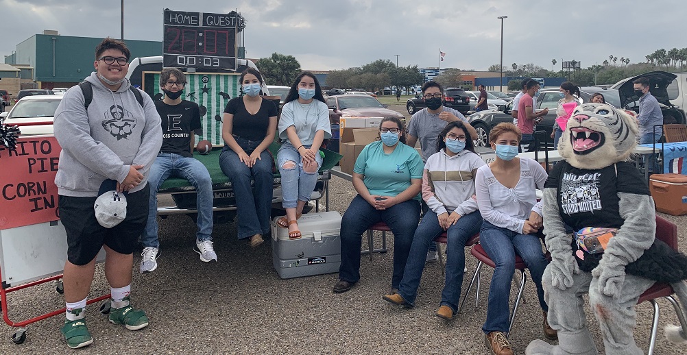 Chemsensei's tweet photo. The DSS Astronomy Club was at the Wildcat Tailgate &amp; Touchdown event @WEHSWildcats https://t.co/8kjdlGrM21