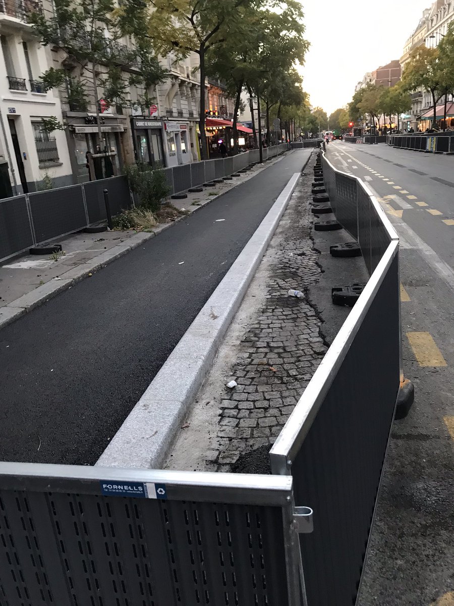 S_Hochberg's tweet photo. Ça commence à ressembler à quelque chose de sympa en haut de la rue du Faubourg saint Antoine @VeloIdF @LAVOVELO_France https://t.co/Kuwd9QtLOv