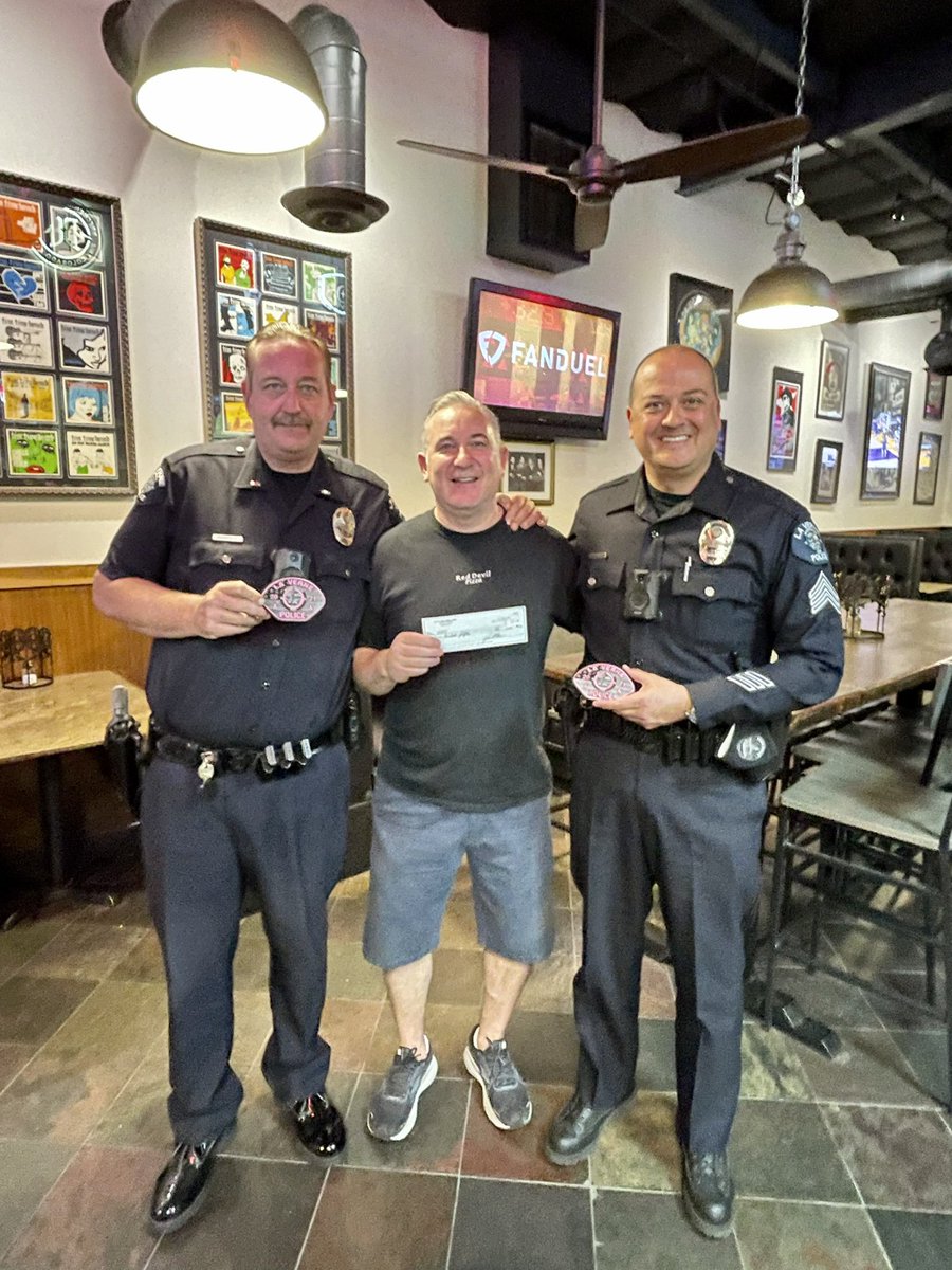 LaVernePD's tweet photo. Thanks to YOU and the amazing folks at #RedDevilPizza we raised $750 on Tuesday!!!!
The proceeds will be going to @cityofhope as part of our 2021 #pinkpatchproject fundraiser.
Thanks to all who made this a success!
#reddevil #pizza #lavernepd #lvpd #laverne #endcancer #cancer https://t.co/QsJJ86yGk0