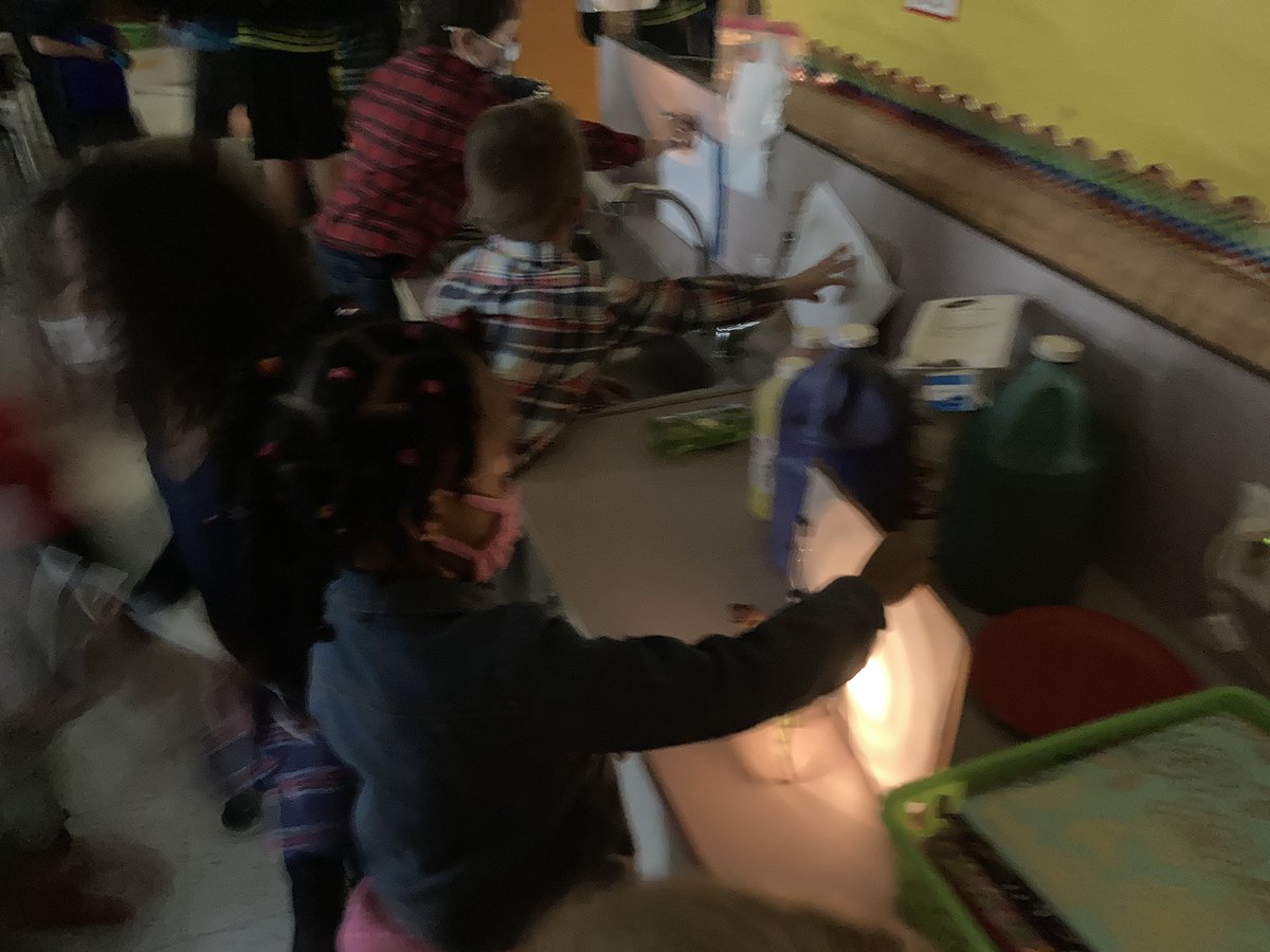 MrsVan42's tweet photo. Shadow hunters! @Nokobulldogs @SachemSchools https://t.co/YlUUjGHaho