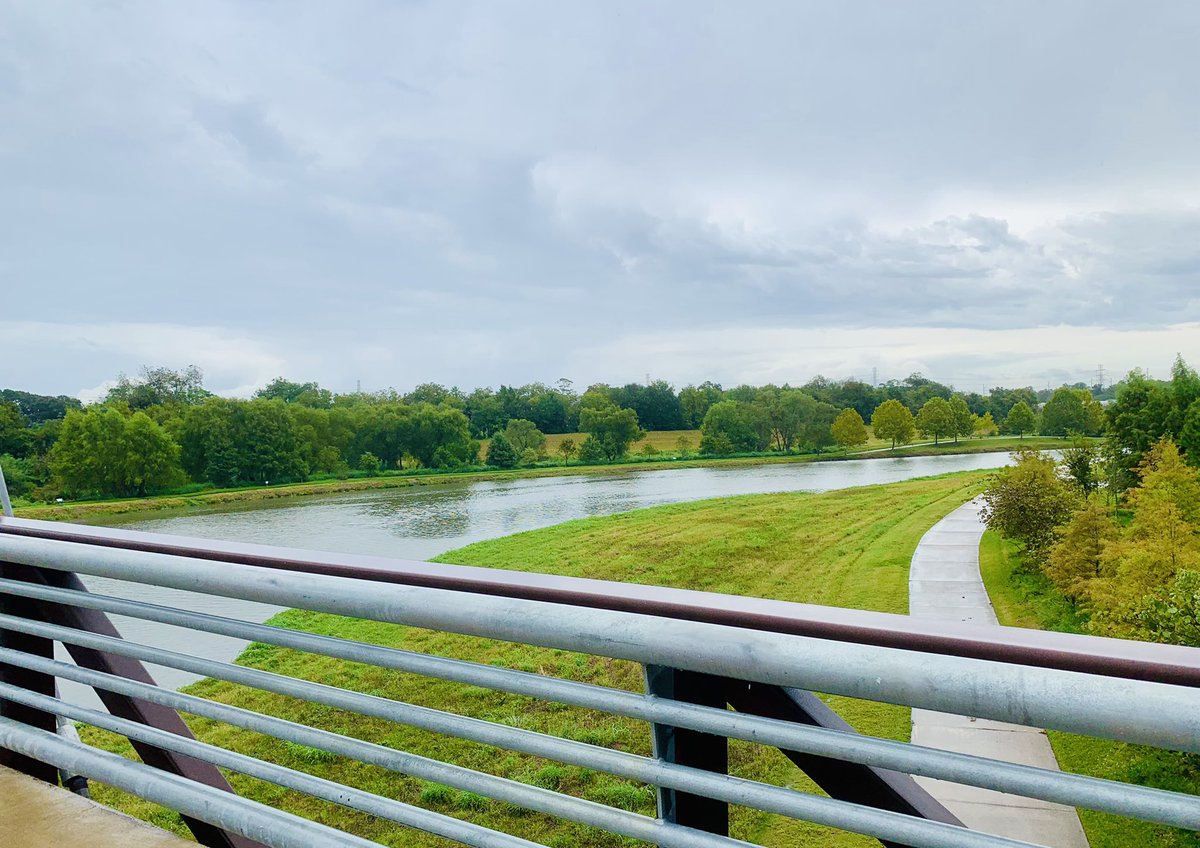 spanjian's tweet photo. Check out the beautiful bridge and trails in Mason Park along Brays #bayou. Loving our greenways. And getting ready for @houparksboard luncheon next week w co-chairs @ChristianSusanE @cardenasbeto and speakers @mimiswartz @flowill #parks #parksbyyou https://t.co/Vf6GOkIWKr
