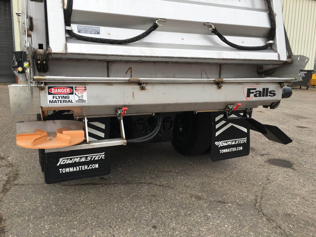 Little Falls Machine, Inc. manufactures tough, high-quality snowplows, snow wings, scrapers, spreaders and scarifiers for dump trucks, and more! fallsplows.com/snow-removal-p…

#FallsPlows #LittleFallsMN #MorrisonCounty #ManufacturingMonth