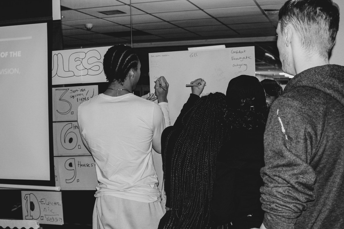 HDawett's tweet photo. Tonight I hosted a session at @positiveyouth96 with these beautiful young people. We spoke on personal branding, photography, music and future aspirations. I also had local Coventry artist Stizee join me in sharing his story with the group 🖤
#ChangingTrax https://t.co/KUMfXKlcVO