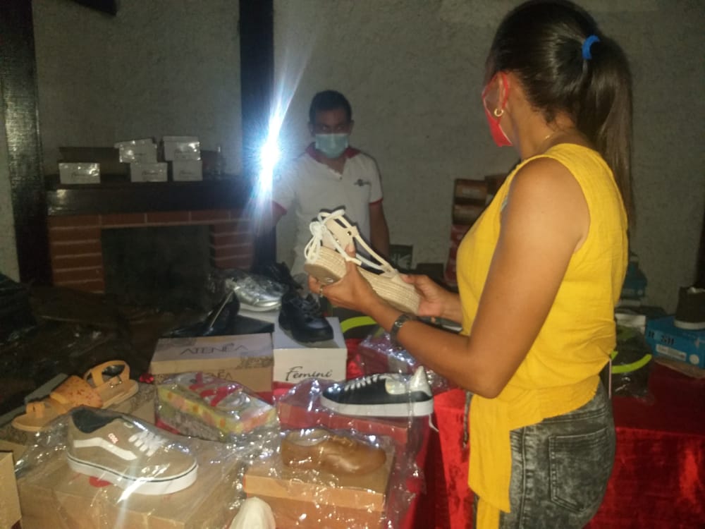ClapVgenDeBelen's tweet photo. Mujer que Inspira, su Nobleza y Sencillez, Su Fé En Dios son Gigantes, Ejemplo Vivo de que los sueños se conquistan con Esfuerzo, Constancia, Dedicación, Amor y sutileza, ella es @LolimarPSUV El #21Nov 
Aragua es humanidad esperanza y futuro!
#CartaAlReyDeEspana

@Soykarinacarpio https://t.co/pDn7qzesuo