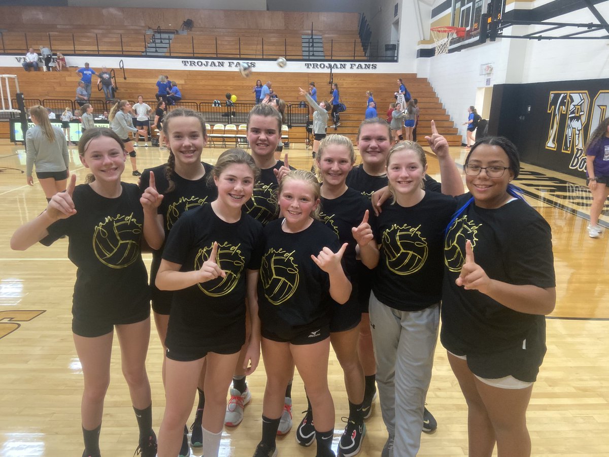 BotkinsVolley1's tweet photo. 7th Graders with their first tournament Win! Congratulations ladies. Next up....Fairlawn on Saturday at 10am. π #beatthosejets https://t.co/SNVvE1veaW
