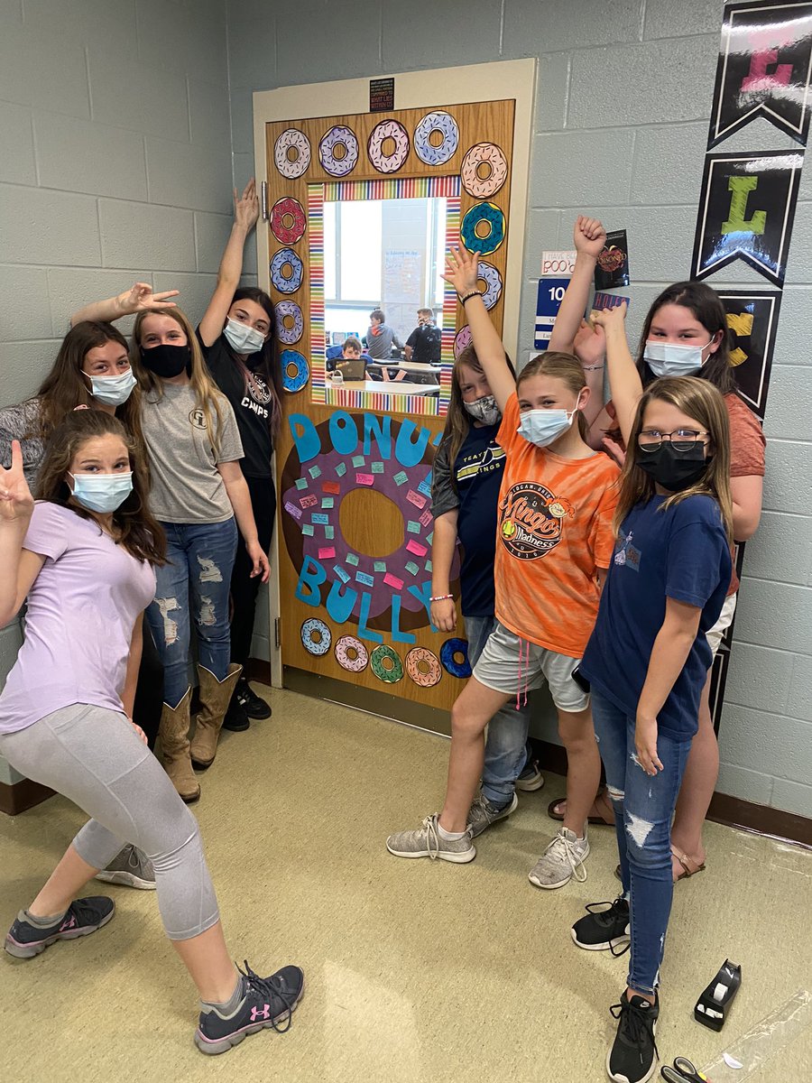msperryin8th's tweet image. My VIP had a great time decorating the door for kindness week! Their sprinkles have kindness quotes and they all admitted that the donuts were making them kinda hungry. 🍩😂#KindnessMatters #vikingsmakingadifference #weareTVEMS
