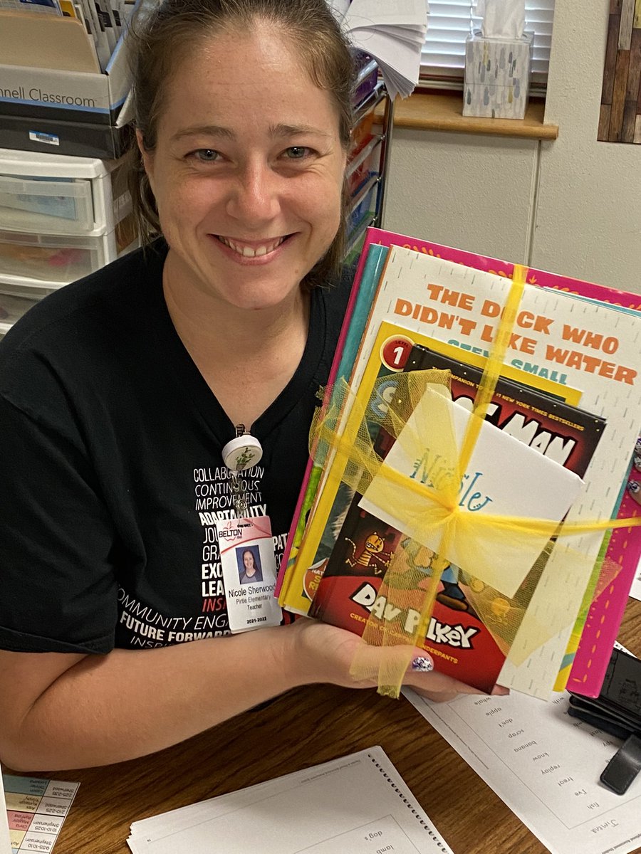 CandaceCohagan's tweet photo. Door prize winners! These teacher leaders engaged in professional learning, collaborated with others, shared their thinking, and won books for their classroom libraries!
@hope_mccracken @mrsjenaragon @BeltonISD #bisdliteracylove #BISDreads https://t.co/4ruRP5K3DU