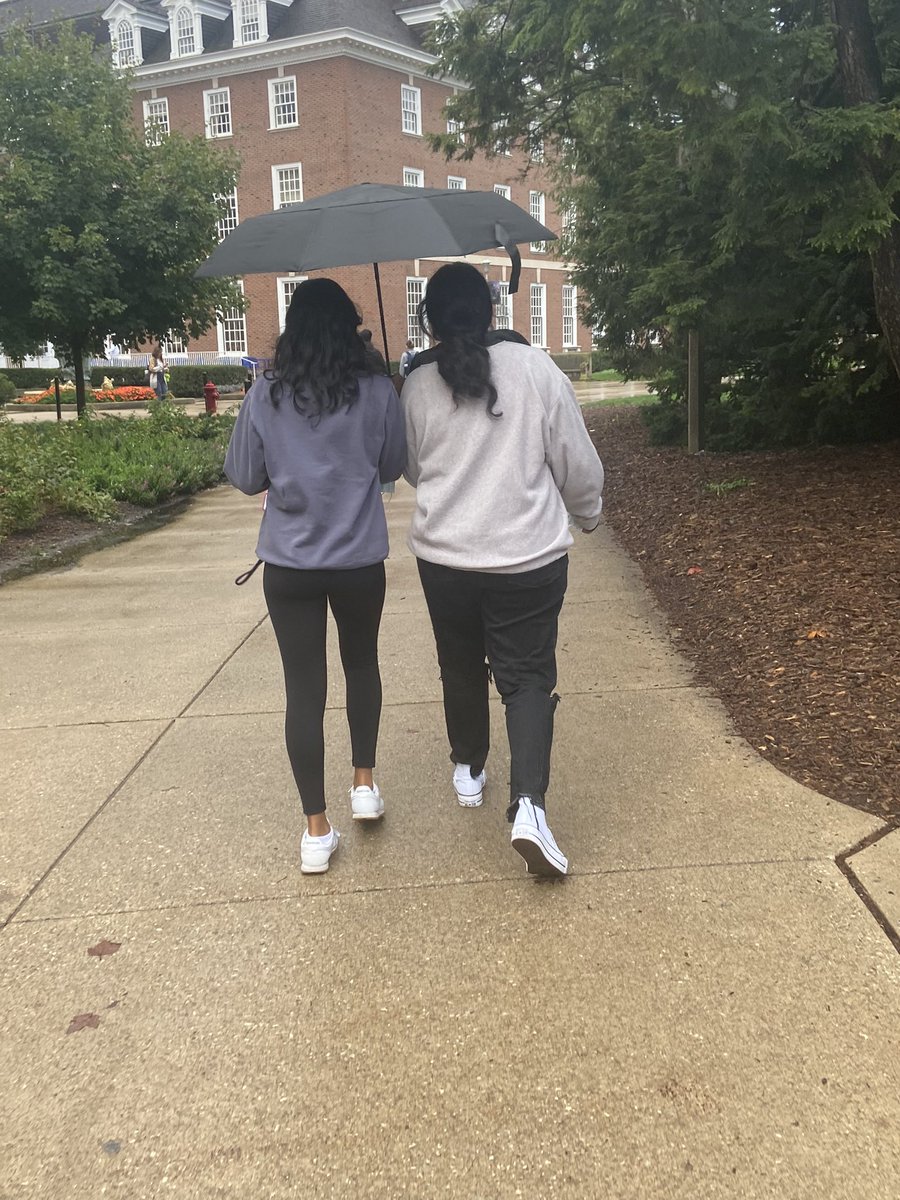 nimmibinch's tweet photo. the cute roomies https://t.co/usOuFOz0QW