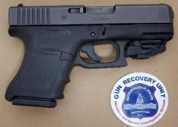 DCPoliceDept's tweet photo. In the last week, #DCPolice officers removed 46 illegal firearms from the streets of #DC and out of the hands of criminals.
#FirearmsFlashback https://t.co/d1NLiaCfD5