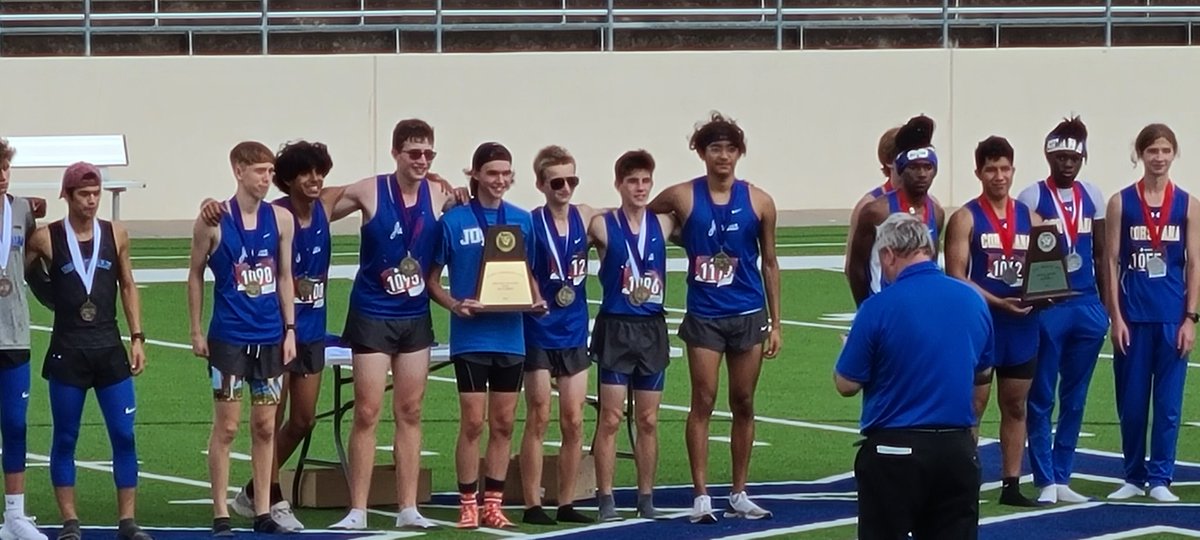 jhstrack's tweet photo. Varsity Boys back to back District Champions.
Varsity Girls 3rd
JV Boys 1st
JVGirls 2nd https://t.co/Z4LlFrtUjz