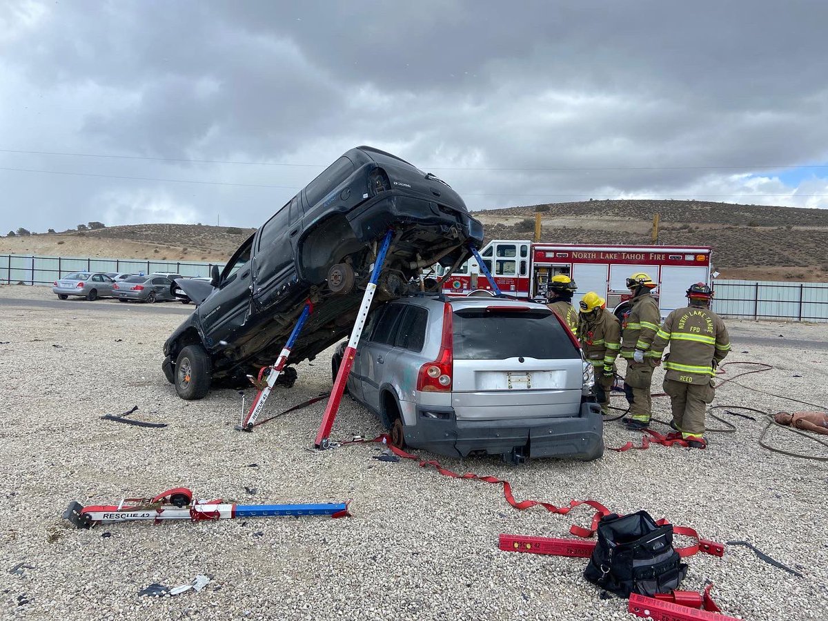 NLTahoeFire's tweet image. Vehicle extrication training at Carson City Pick-n-Pull. 

#VehicleExtricationTraining
#rescue
#HurstTools
#JawsOfLife
#cribbing
#NorthLakeTahoeFire