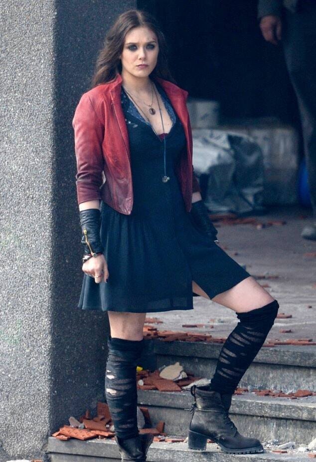 MarvelsContent's tweet photo. age of ultron wanda is just so !! https://t.co/YeB4rHb1n4