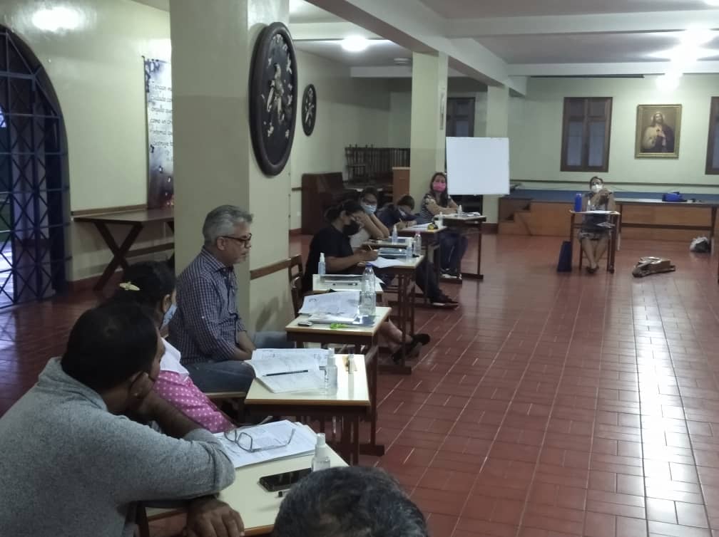 CEVEducacion's tweet photo. Departamento de Educación de la @cevmedios comienza reunión presencial de equipos de programas y servicios del departamento. https://t.co/L5vyUFxbEx