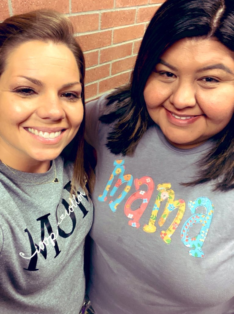 sdavid424's tweet photo. Today we had to dress up what we wanted to be when we are old(🤣).. we both chose Mom/Mama! #TeamDavDav #HispanicHeritageMonth  @KleinISD @BenignusKISD @mdavalos22 https://t.co/T1PM1yXWs7