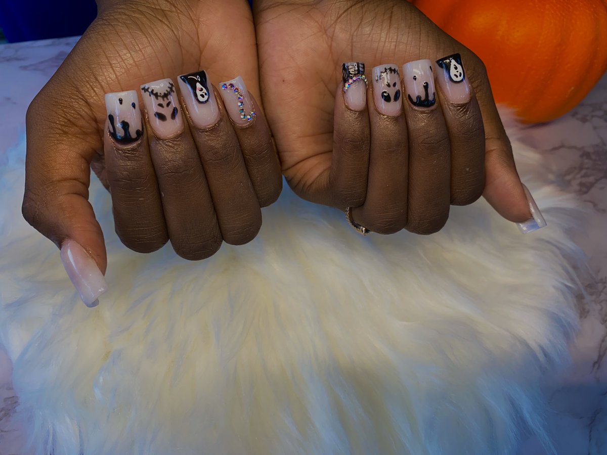 Nbsnailss's tweet photo. Black and White Spooky Set๐ธ๐๐
#nbsnailss #nailart #fullsetnails #halloweennails #newnails #explorepage #nailart #halloween #cutenails #phillynailtech #spookyset #spookynails #nailtech #philly #scream https://t.co/29HIv2q0WD