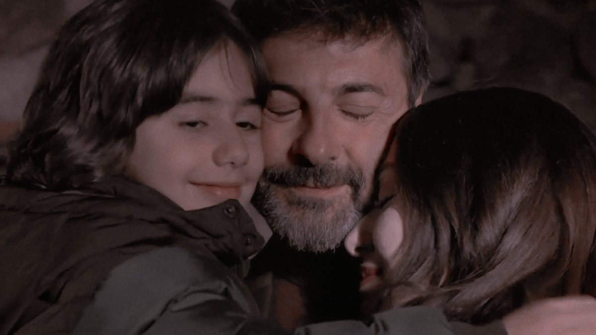 Benim güzel aile 😢♥️

#UzakŞehrinMasalı #UmKür