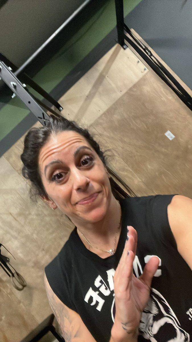 JPatanio's tweet image. Hey hey Jackie from SI here…at CrossFit so I’ll be joining  a little later  #NYCSchoolsTechChat