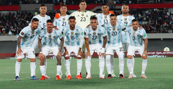 rubalef's tweet photo. Esta es la próxima Selección
Campeona del Mundo.
Nos dan otra alegría muchachos ?
De la mano del Nro.1 #LMessi 🇦🇷💖 https://t.co/fkSip78byN