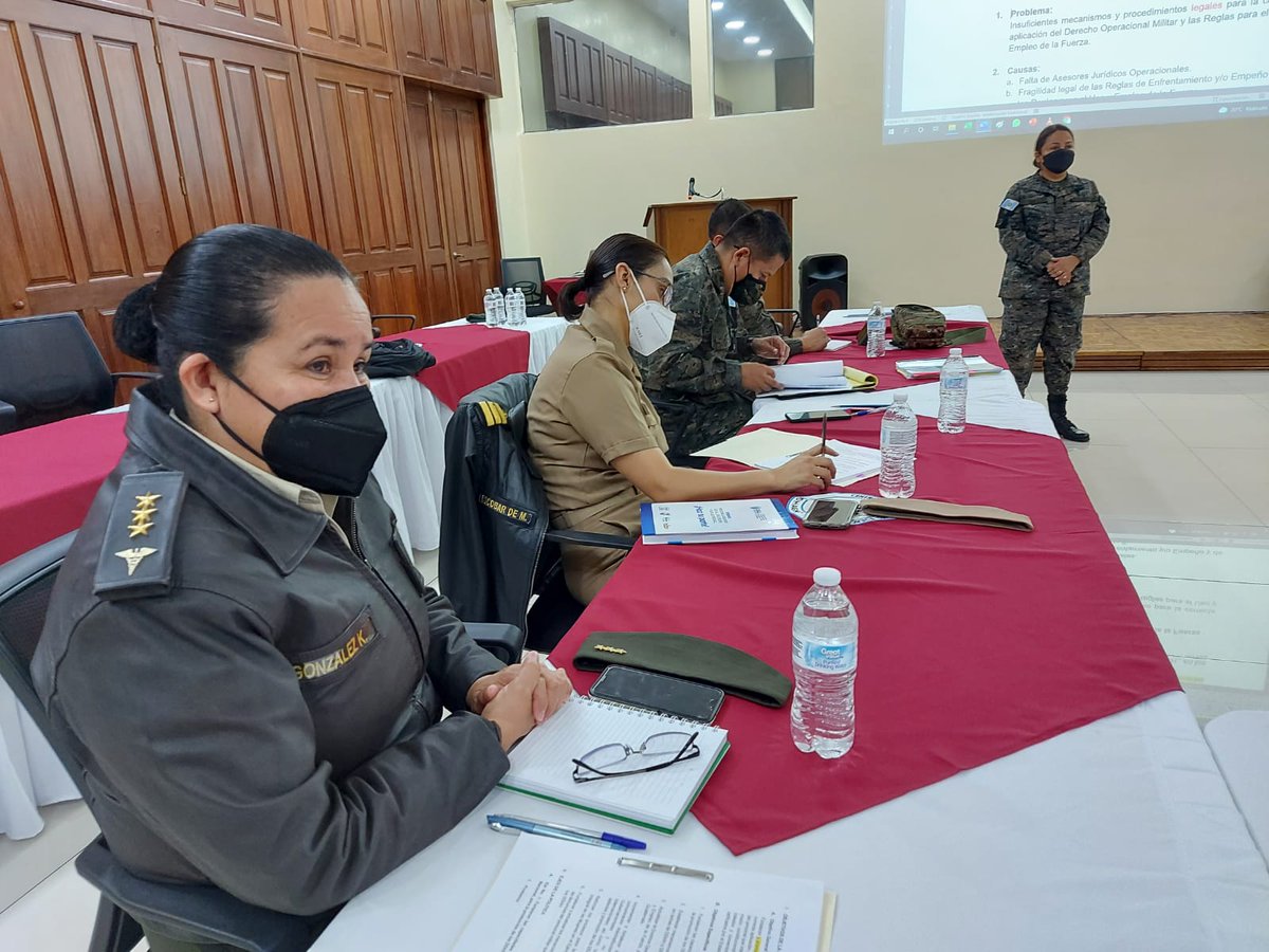 Ejercito_GT's tweet photo. La Dirección General de Derechos Humanos y Derecho Internacional Humanitario del MDN continúa con mesa técnica con diferentes dependencias del #MDN y del #EMDN, para discutir la Política de Derechos Humanos y Derecho Internacional Humanitario del Ejército de Guatemala https://t.co/o21Z6Q0Yuv
