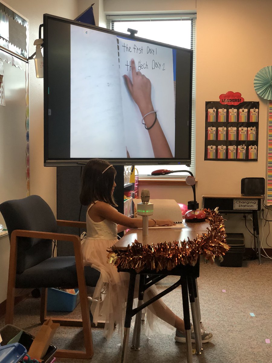 mrsleatherman2's tweet photo. Today we celebrated the end of our personal narrative unit with a publishing party🎉🍁 These authors have been working so hard and I couldn’t be more proud of them🥰 #RRISD #BPEcats @BPEWildcats @LibPrairie https://t.co/f3bX1a3bhR