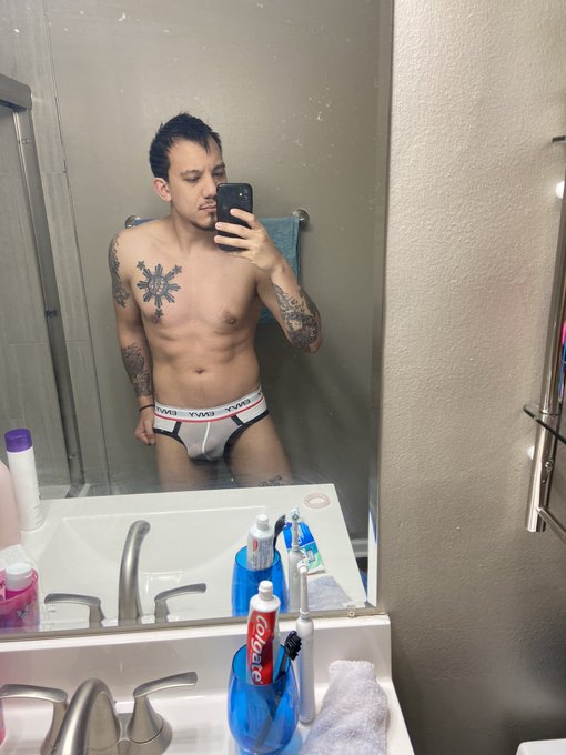 1 pic. Something comfy for a change ? #envy #onlyfansvideos #Naughtiness #xxx #gaybj https://t.co/Vf