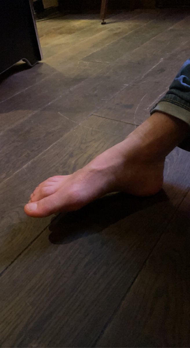 HeleneFiko's tweet photo. Sof feets💫 #findom https://t.co/C3rjdq5MaF