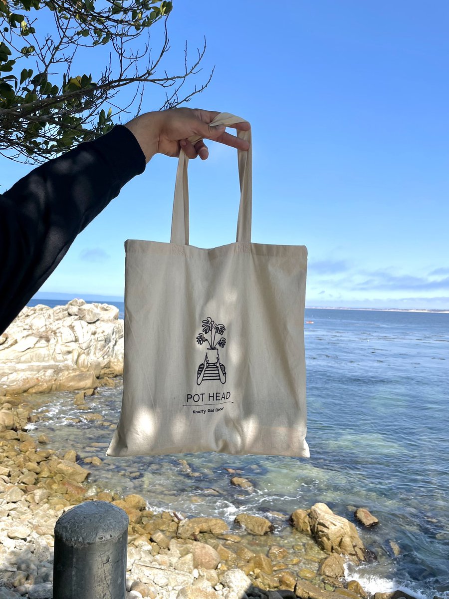KnottyGalDecor's tweet photo. Pot head totes are a perfect gift this holiday season for your favorite pot head ❤️❤️❤️ https://t.co/O4EDN9w8Vd