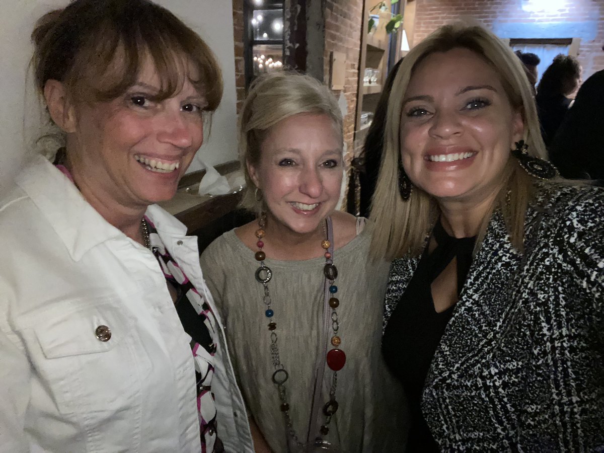 MariaForCF's tweet photo. Congratulations @LPIRWU on your 15th year Anniversary. Thank you for all you do @MarceB_ri we appreciate you. https://t.co/24AfNQzXtO