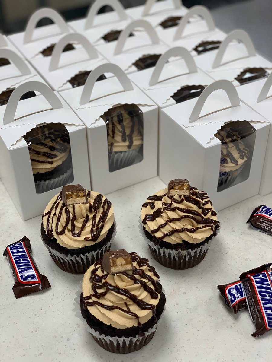 WildcatCafe2's tweet photo. The Wildcat Cafe @Gbhwildcats made these decadent Snickers cupcakes to celebrate October staff birthdays! #HAPPYBIRTHDAY https://t.co/qO5L5kZea5