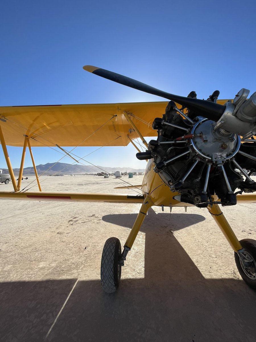 flywithaopa tweet picture