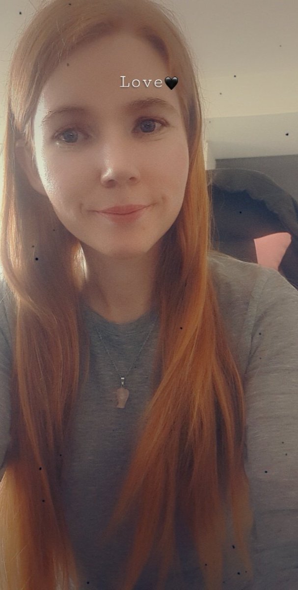 star_seeking's tweet image. To cut my hair or not to cut?

#mood #postlockdown