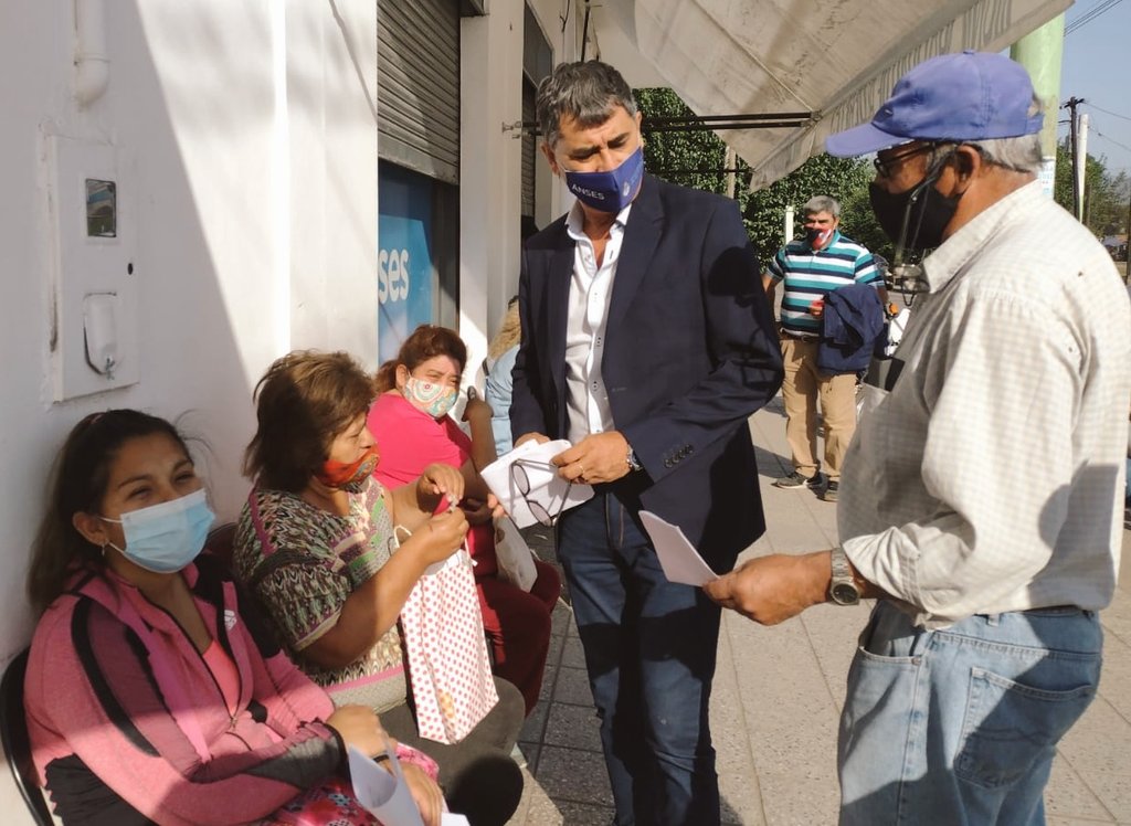 SalvatierraKike's tweet photo. Hoy visité el Punto de Contacto de @ansesgob en Alderetes.

En esta oficina, inaugurada en octubre del 2020, se atienden un promedio de 60 personas al día. Esto significa que en un año logramos procesar más de 20.000 trámites. https://t.co/tlKE1e3gPX