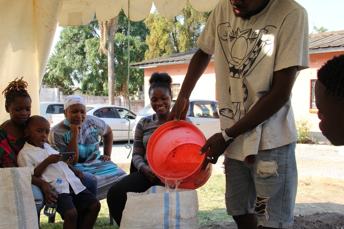 BarefeetTheatre's tweet photo. #DayOne of the African Crossroads was amazing!! So many wonderful stories and ideas that came out from day one we can't wait for more today!
Join from 10hrs CAT https://t.co/cV3qaAJE2W
#Ecoexistence #AC2021 #Symbiocene #Climatejustice #Barefeet #Zambia @AfricaCrossroad https://t.co/TpzzkPHslz