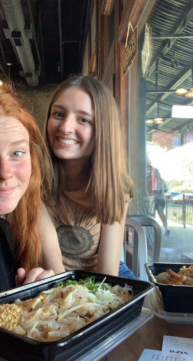 EmmaDustin1's tweet photo. 2 things to make any day better:
- pandans
- buddy dates with best friends (aka this beauty)
@LadyElk_Vball https://t.co/tgoBLJKImd