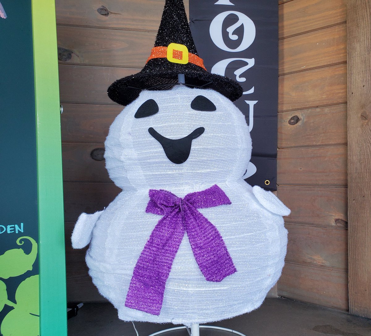 billeecox's tweet photo. I'm guessing this is supposed to #makemefeelhappy like wow #eventhesnowmen are #satanic these days https://t.co/SvgkabGYjp