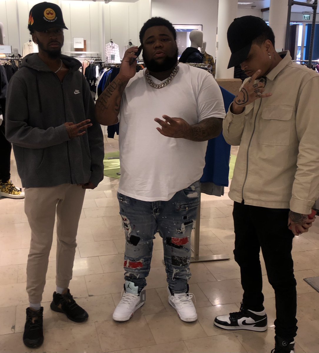 Just ran into the boy <a href="/rodwave/">RodWave</a> at neimanns.. cool nigga. Alotta shit otw btw..